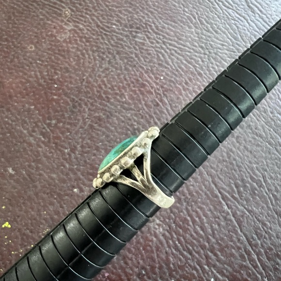 Turquoise Silver Ring - Picture 4 of 5